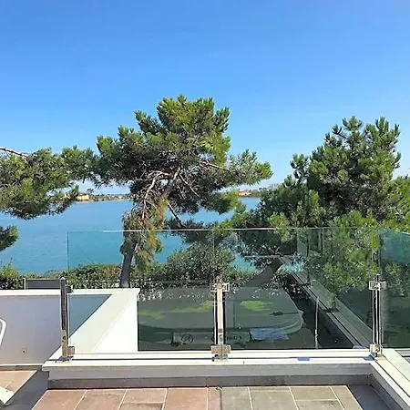 Hotel Super With Private Pool In Isola Albarella
